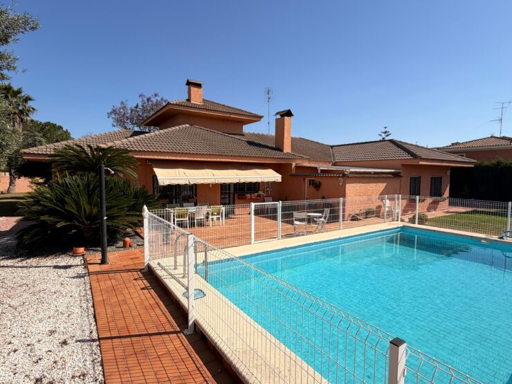 Chalet Individual Venta En Pobla de Vallbona