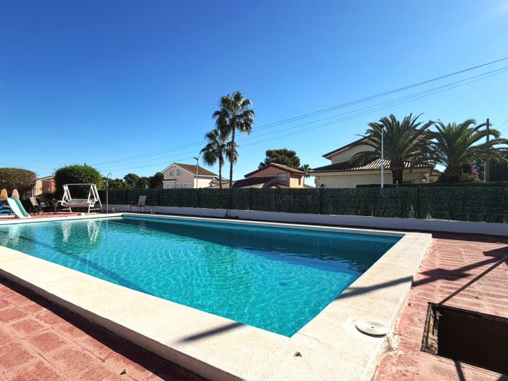 Chalet Individual Venta En Riba Roja de Túria